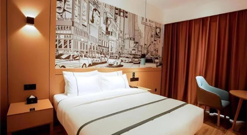 Bed in City Comfort Inn Honghu Shopping Park Bao'an Plaza