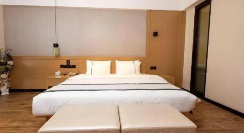 Bed in City Comfort Inn Kunming Xinluojiu Bay Guangju Road