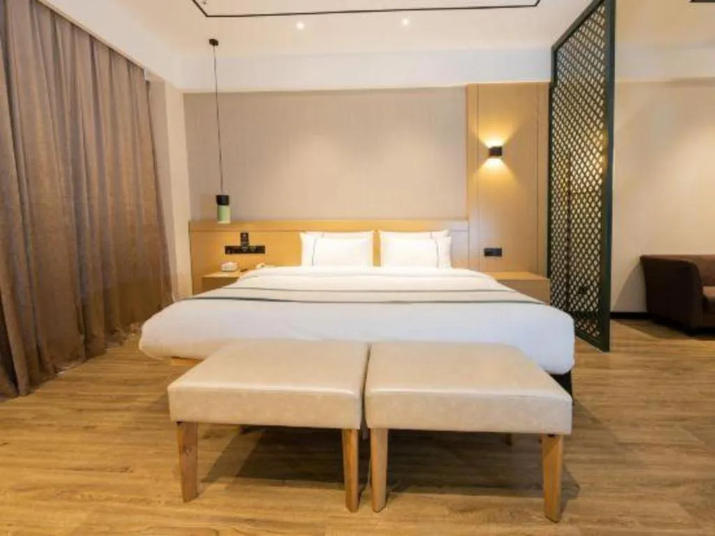 Bed in City Comfort Inn Kunming Xinluojiu Bay Guangju Road