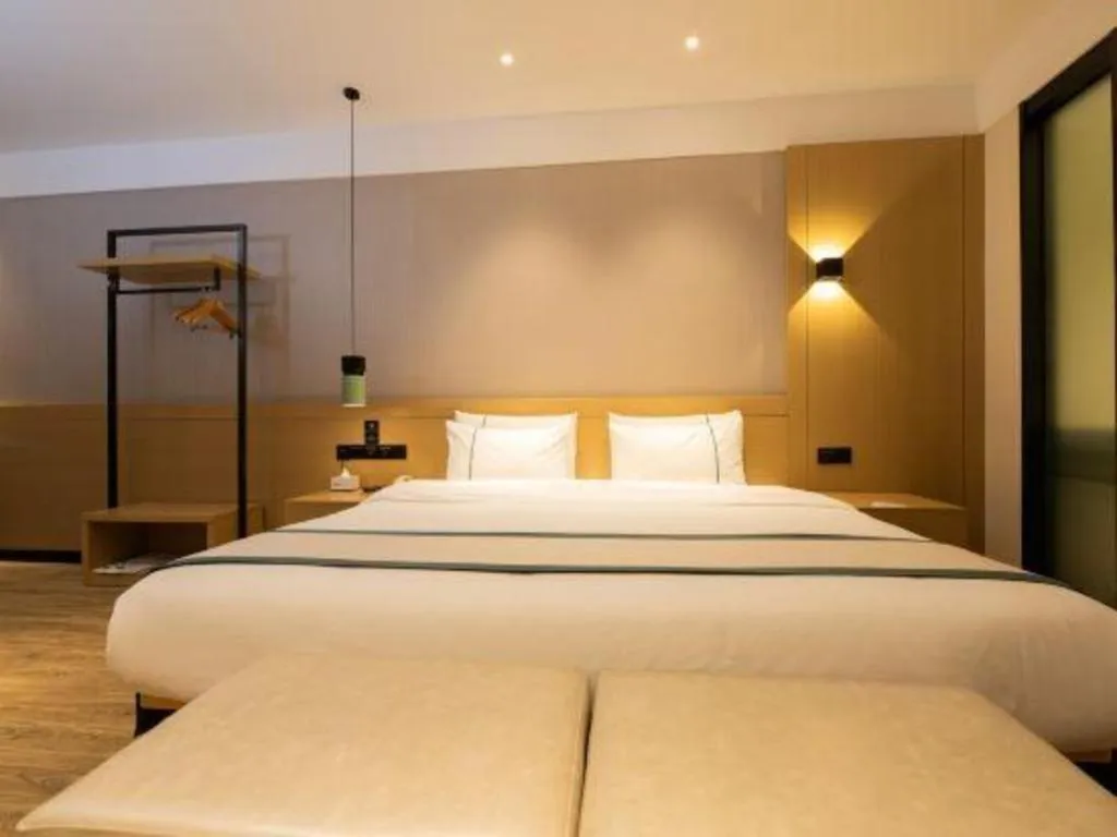 Bed in City Comfort Inn Kunming Xinluojiu Bay Guangju Road