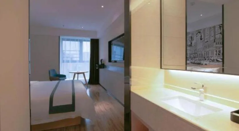 Bed in City Comfort Inn Changsha Outlets Datuo Metro Station