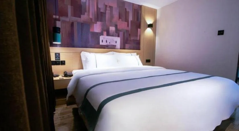 Bed in City Comfort Inn Changsha Outlets Datuo Metro Station