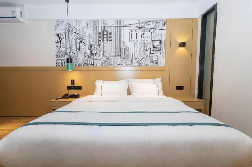 Bed in City Comfort Inn Yulin Yudong