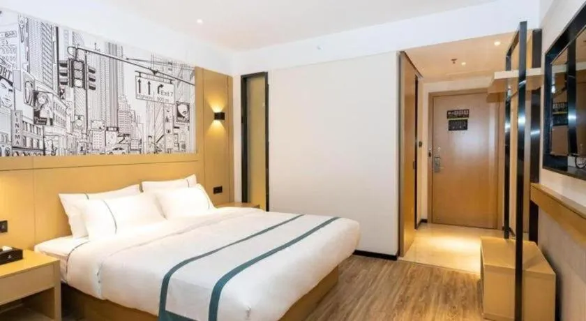 Bed in City Comfort Inn Yulin Yudong