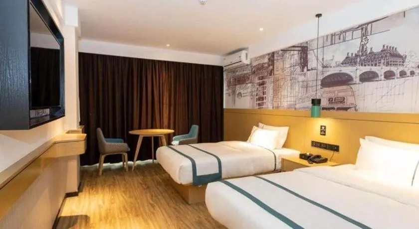 Bed in City Comfort Inn Yulin Yudong