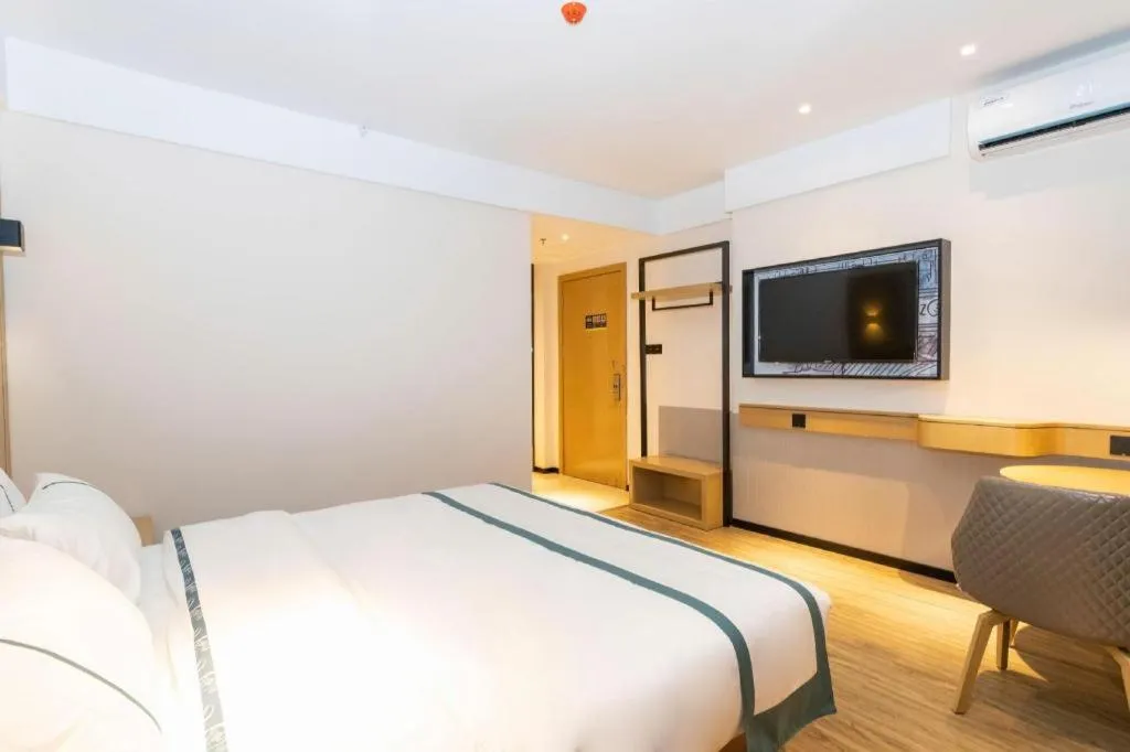 Bed in City Comfort Inn Yulin Yudong