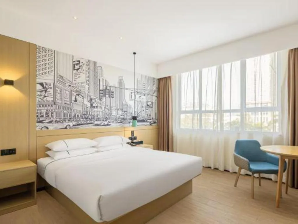 Bed in City Comfort Inn Yulin Yudong