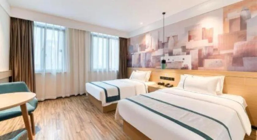 Bed in City Comfort Inn Yulin Yudong