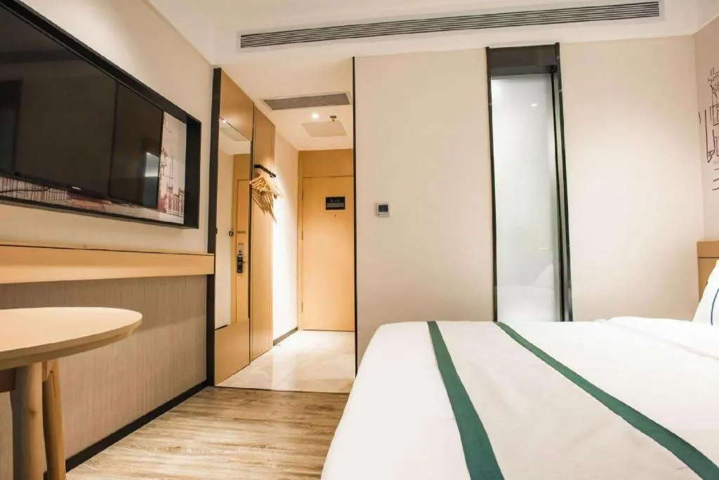 Bed in City Comfort Inn Zhangjiakou Municipal Government High-speed Railway Station North Institute