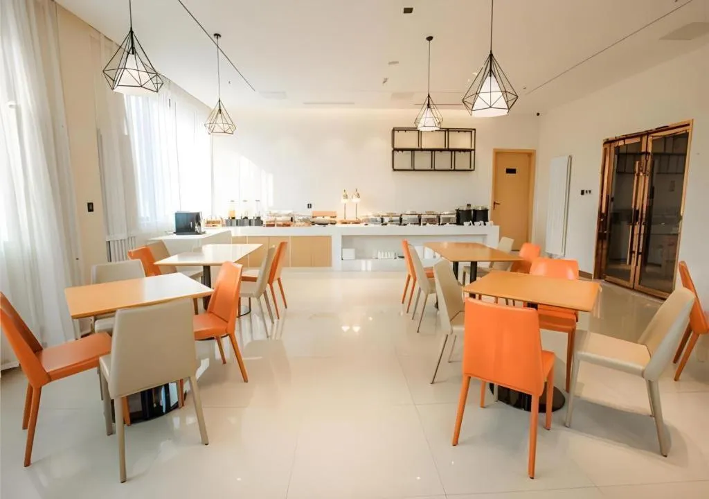 City Comfort Inn Zhangjiakou Municipal Government High-speed Railway Station North Institute