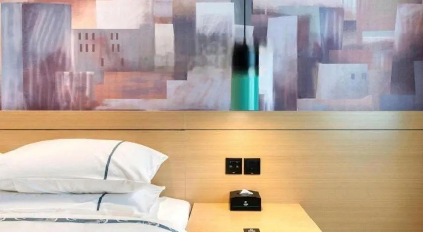 Bed in City Comfort Inn Zhangjiakou Municipal Government High-speed Railway Station North Institute