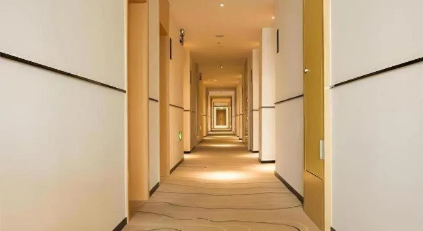 City Comfort Inn Zhangjiakou Municipal Government High-speed Railway Station North Institute