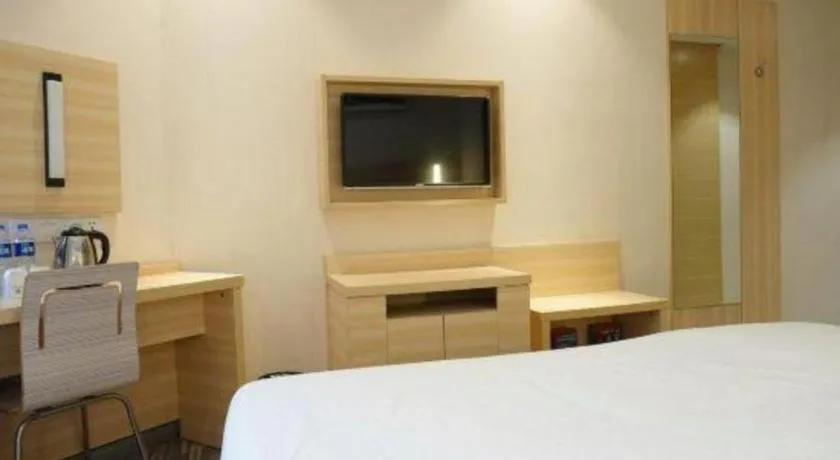 Bed in City Comfort Inn Dongguan Shijie Jiarong Shopping Plaza
