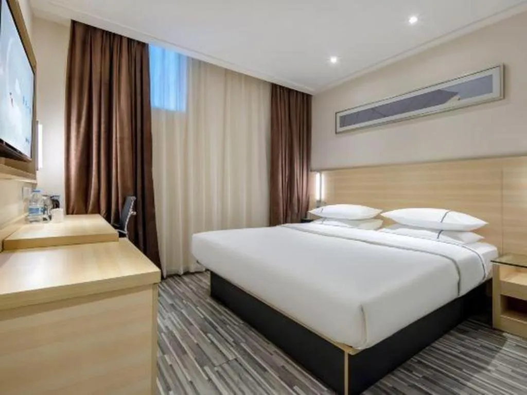 Bed in City Comfort Inn Dongguan Shijie Jiarong Shopping Plaza