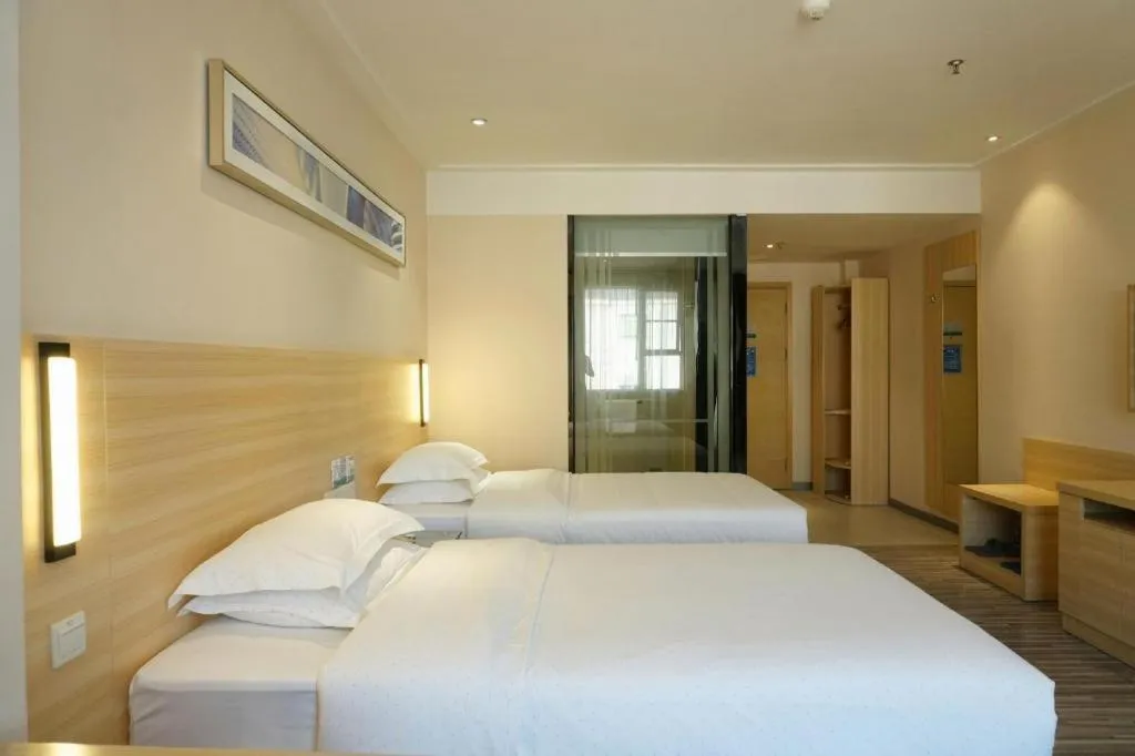Bed in City Comfort Inn Dongguan Shijie Jiarong Shopping Plaza
