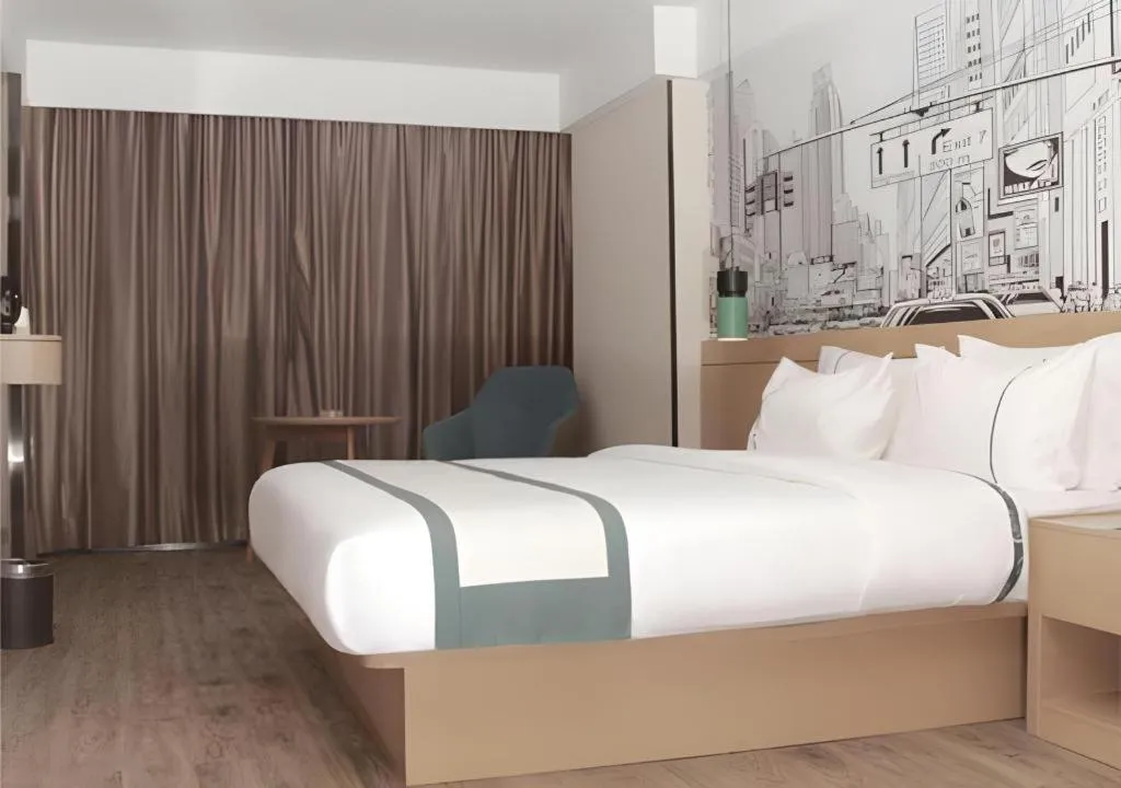 Bed in City Comfort Inn Loudi Sports Center