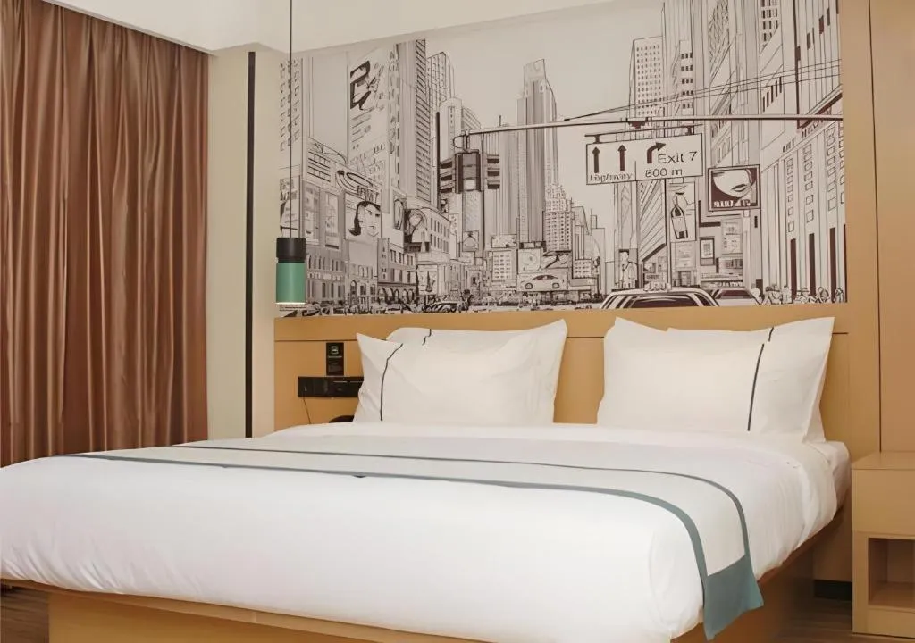 Bed in City Comfort Inn Loudi Sports Center