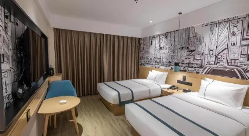 Bed in City Comfort Inn Loudi Sports Center