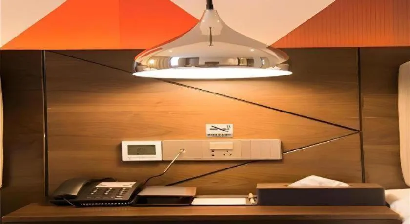 Borrman Hotel Huanggang Wuxue Yuhu Road