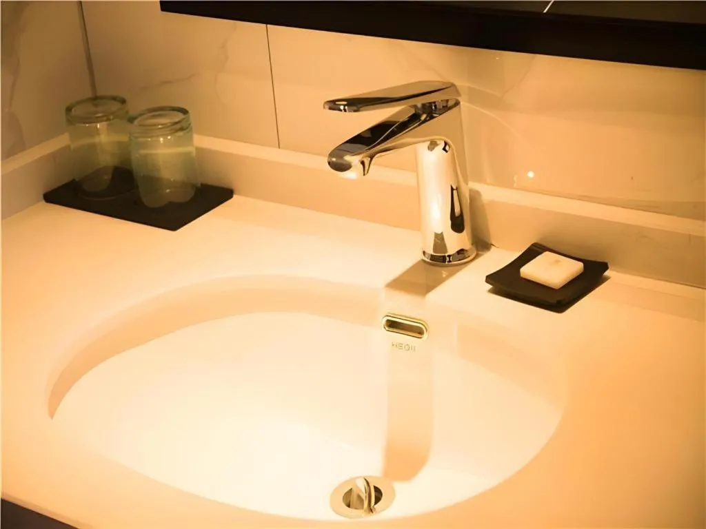 Borrman Hotel Huanggang Wuxue Yuhu Road