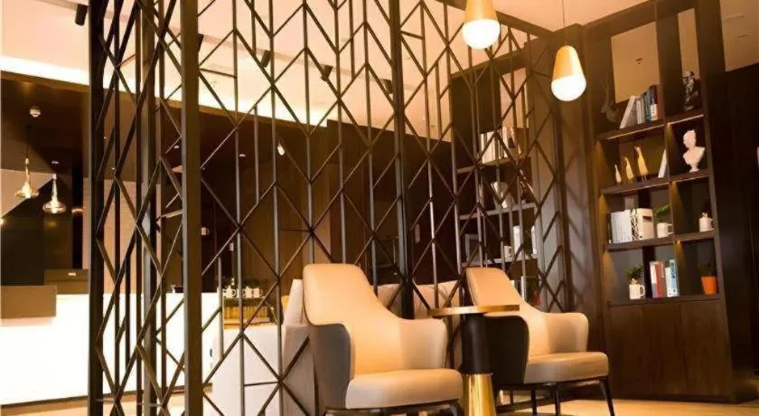 Borrman Hotel Huanggang Wuxue Yuhu Road