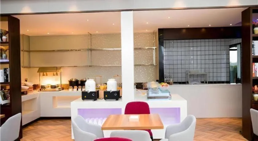 Borrman Hotel Huanggang Wuxue Yuhu Road