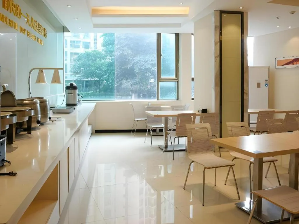 City Comfort Inn Dongguan Shilong Huixing Commercial Center