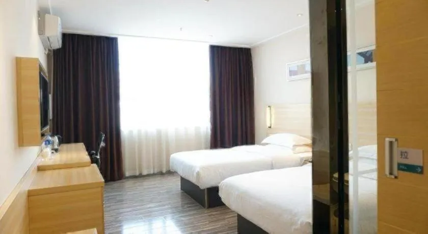 Bed in City Comfort Inn Dongguan Shilong Huixing Commercial Center