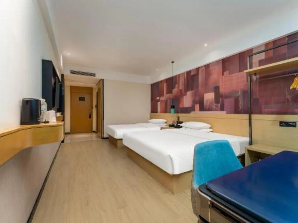 Bed in City Comfort Inn Shiyan Wudang Mountain