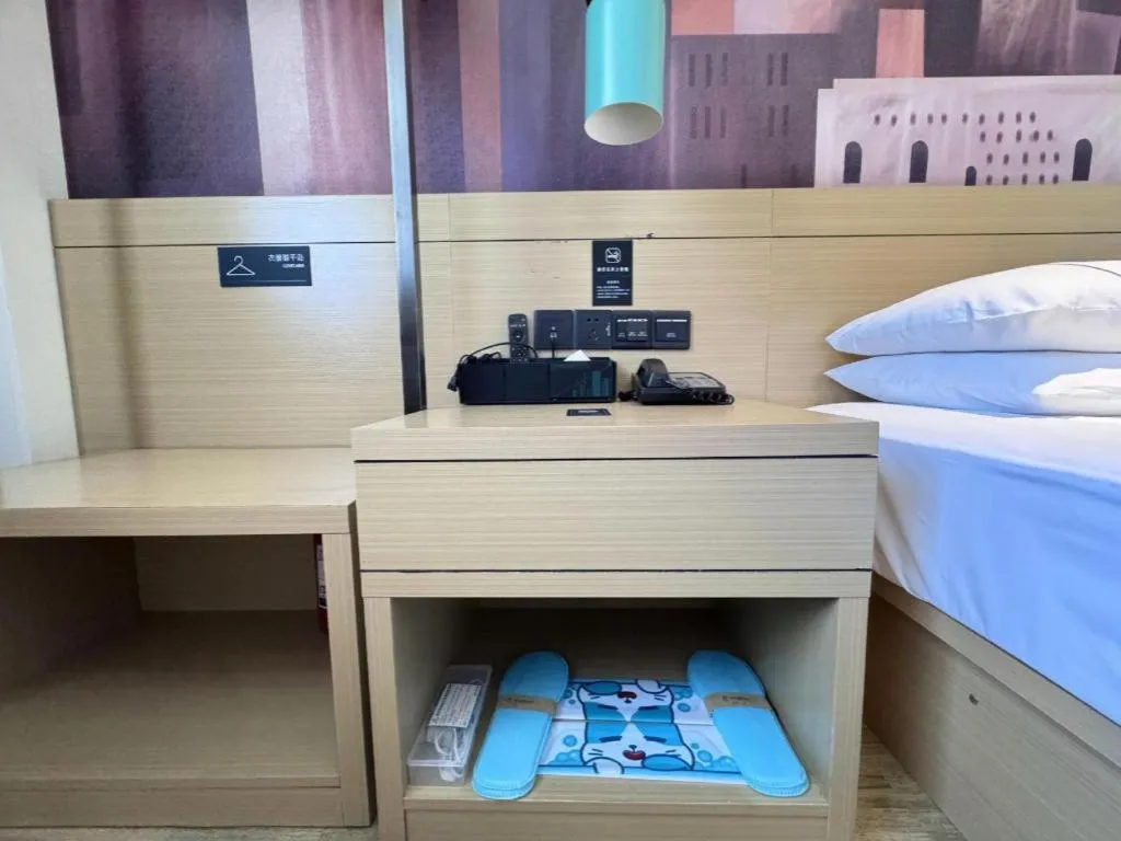 Bed in City Comfort Inn Shiyan Wudang Mountain