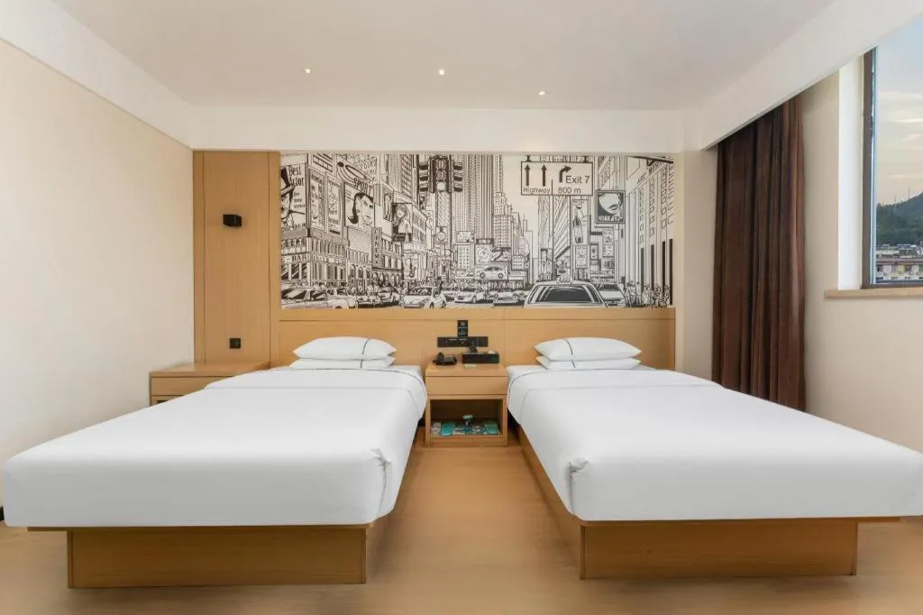 Bed in City Comfort Inn Shiyan Wudang Mountain