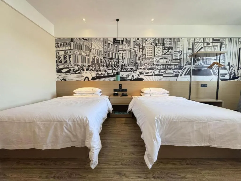 Bed in City Comfort Inn Shiyan Wudang Mountain