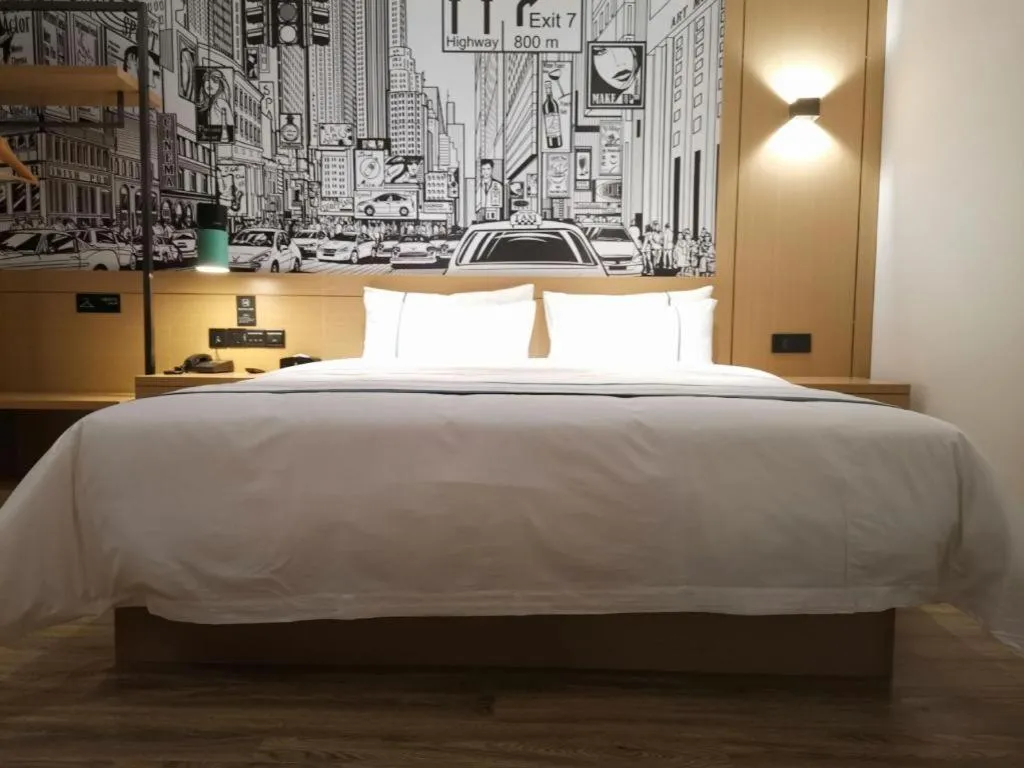 Bed in City Comfort Inn Shiyan Wudang Mountain