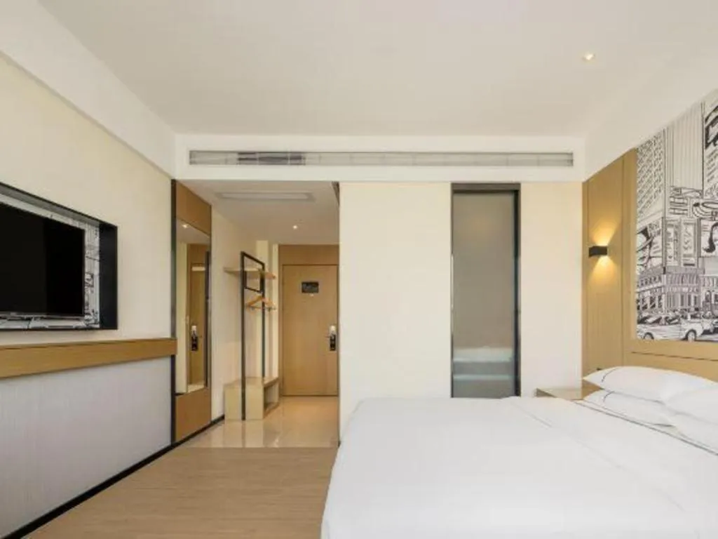 Bed in City Comfort Inn Shiyan Wudang Mountain