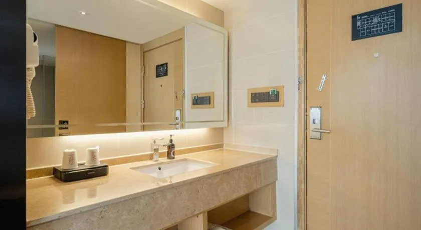 City Comfort Inn Wuzhou High-speed Railway Station Canghai Lake Park