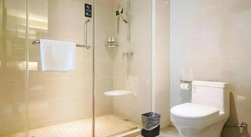 City Comfort Inn Wuzhou High-speed Railway Station Canghai Lake Park