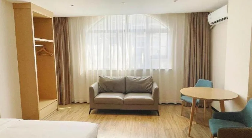 Bed in City Comfort Inn Wuzhou High-speed Railway Station Canghai Lake Park