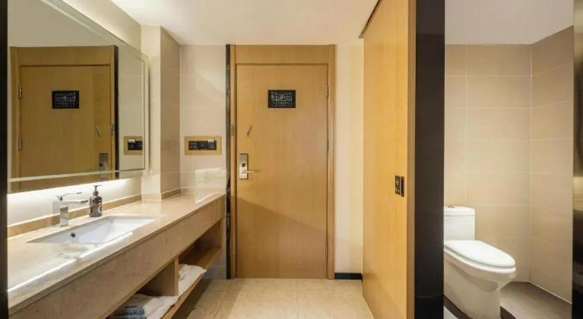 City Comfort Inn Wuzhou High-speed Railway Station Canghai Lake Park