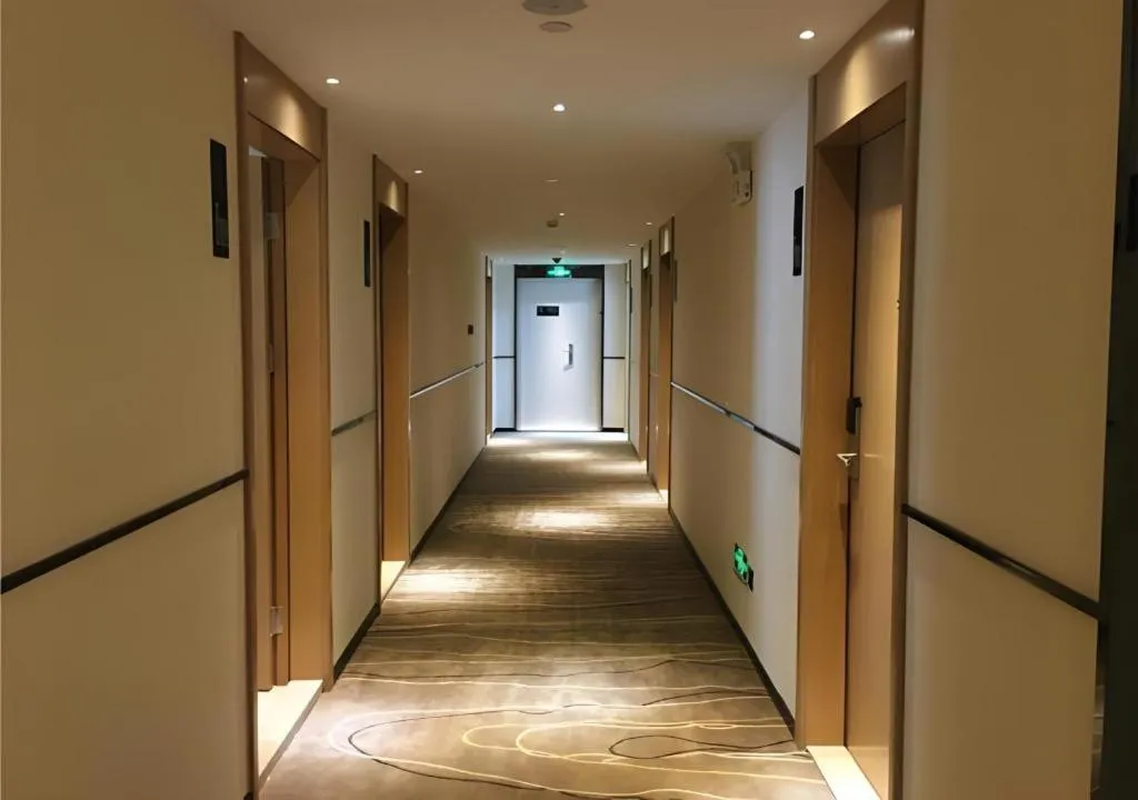 City Comfort Inn Wuzhou High-speed Railway Station Canghai Lake Park