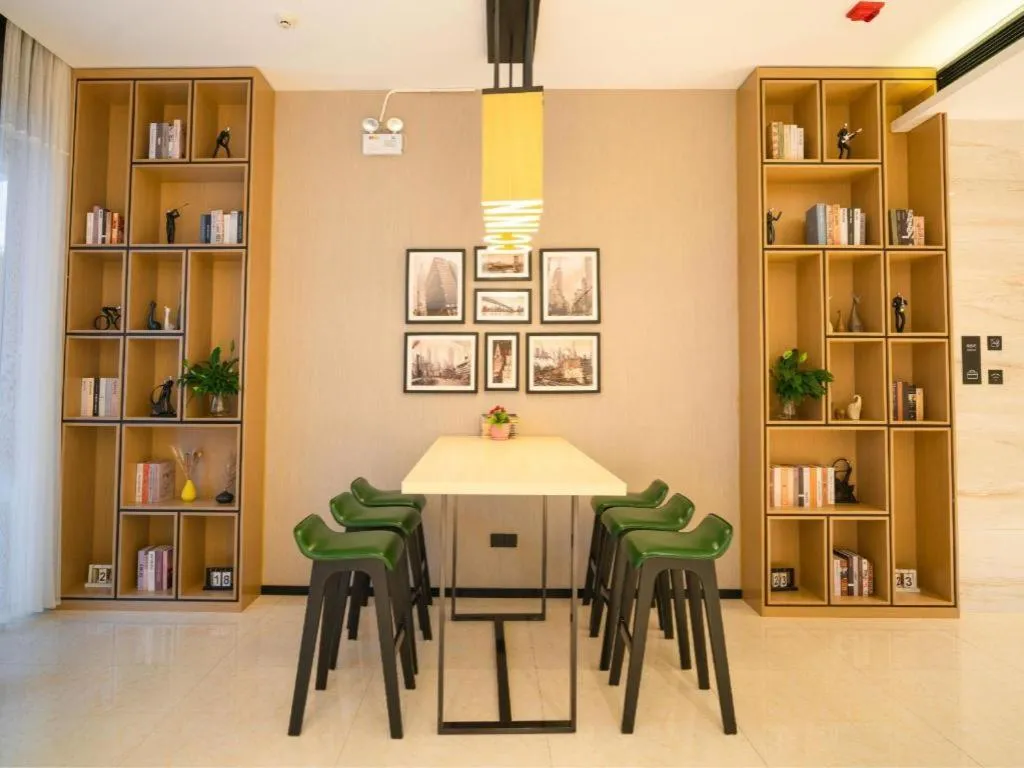 City Comfort Inn Wuzhou High-speed Railway Station Canghai Lake Park