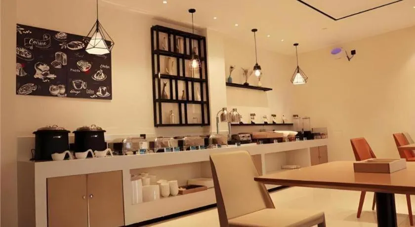 City Comfort Inn Wuzhou High-speed Railway Station Canghai Lake Park