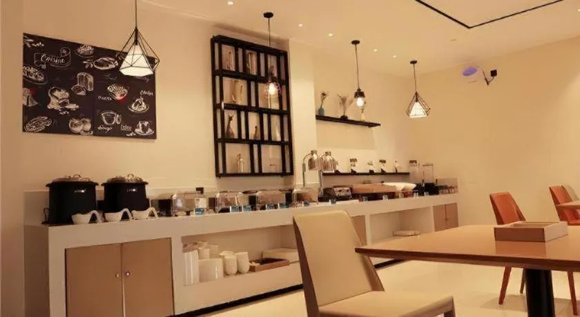 City Comfort Inn Wuzhou High-speed Railway Station Canghai Lake Park