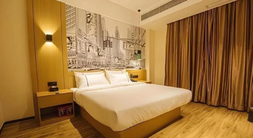 Bed in City Comfort Inn Yangjiang High-tech Zone Pinggang