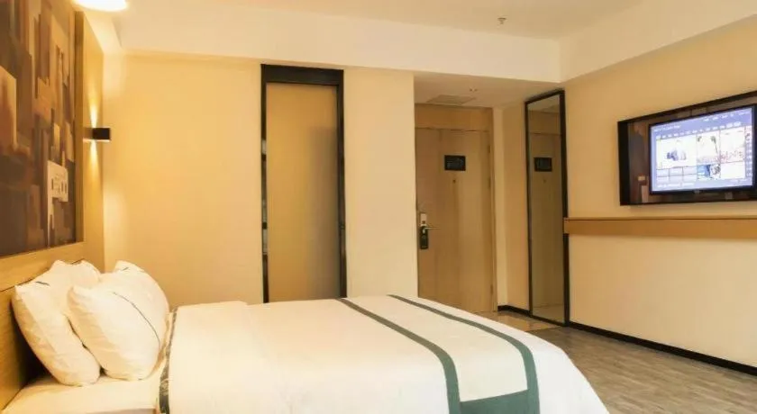 Bed in City Comfort Inn Yangjiang High-tech Zone Pinggang