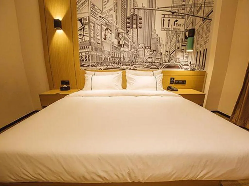 Bed in City Comfort Inn Yangjiang High-tech Zone Pinggang