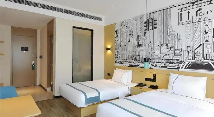 Bed in City Comfort Inn Chengdu Transportation Technical College Traditional Chinese Medicine