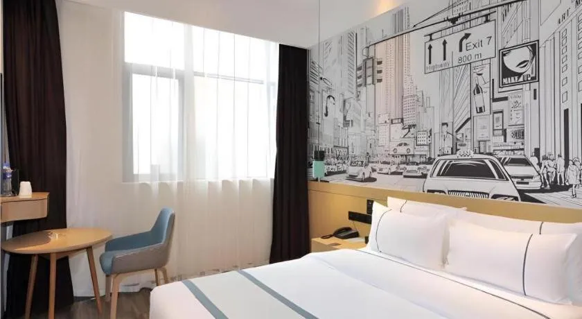 Bed in City Comfort Inn Chengdu Transportation Technical College Traditional Chinese Medicine