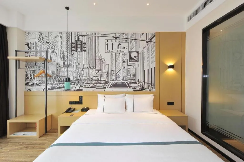 Bed in City Comfort Inn Chengdu Transportation Technical College Traditional Chinese Medicine