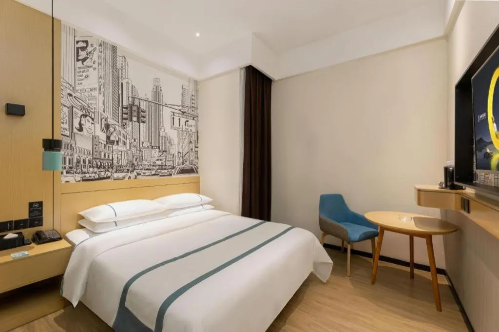 Bed in City Comfort Inn Chengdu Transportation Technical College Traditional Chinese Medicine