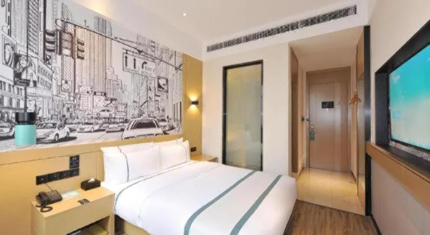 Bed in City Comfort Inn Chengdu Transportation Technical College Traditional Chinese Medicine